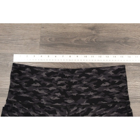 Athleta Salutation Stash Pocket Printed‎ 7/8 Tight Leggings 1X Gray Camo - Picture 4 of 10